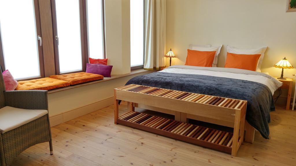 Bed & Breakfast Exterlaer Антверпен Стая снимка